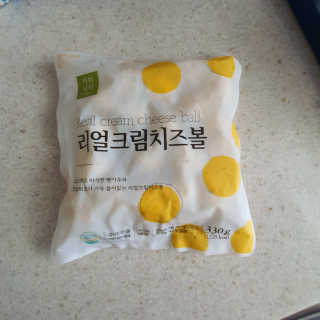 가치식탁 리얼치즈스틱, 리얼크림치즈볼 — 5점을 준 리뷰어가 2020년 8월 올린 사용 사진
