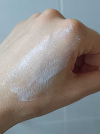 디솝 요치선크림 에센스 — 5점을 준 리뷰어가 2020년 7월 올린 사용 사진