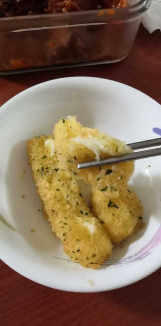 가치식탁 리얼치즈스틱, 리얼크림치즈볼 — 5점을 준 리뷰어가 2020년 8월 올린 사용 사진