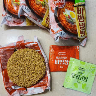 [풀무원] 끝까지 쫄깃한 면발, 풀무원 물냉면 비빔냉면 — 5점을 준 리뷰어가 2020년 5월 올린 사용 사진