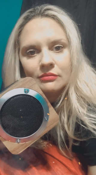 SEVIZ MINI10W 레트로 블루투스 스피커 — 5점을 준 리뷰어가 2020년 6월 올린 사용 사진