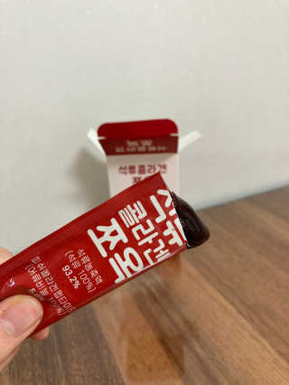 조은약초 석류콜라겐 석류즙 석류쪼옥 젤리 스틱 15포 x 20g — 5점을 준 리뷰어가 2020년 8월 올린 사용 사진