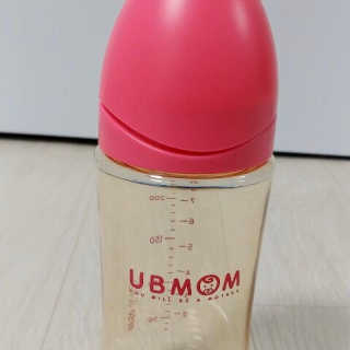 유비맘 PPSU 젖병 노꼭지_260ml_컬러 랜덤 발송 — 5점을 준 리뷰어가 2020년 11월 올린 사용 사진