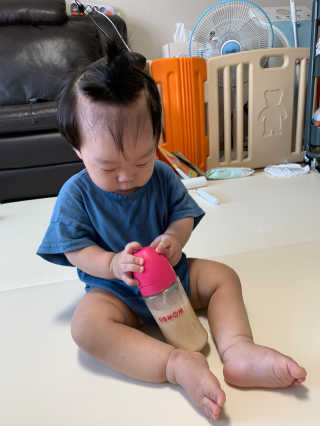유비맘 PPSU 젖병 노꼭지_260ml_컬러 랜덤 발송 — 5점을 준 리뷰어가 2020년 8월 올린 사용 사진