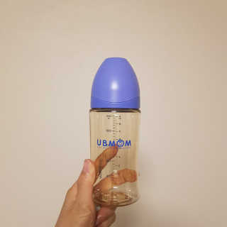 유비맘 PPSU 젖병 노꼭지_260ml_컬러 랜덤 발송 — 5점을 준 리뷰어가 2020년 9월 올린 사용 사진