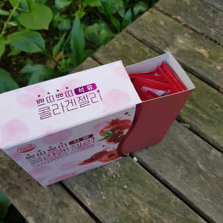 헬스업_쁘띠쁘띠석류콜라겐젤리_20g x 14포 — 5점을 준 리뷰어가 2020년 8월 올린 사용 사진