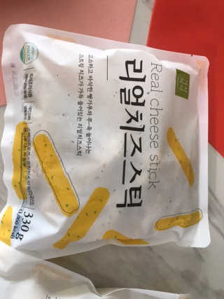 가치식탁 리얼치즈스틱, 리얼크림치즈볼 — 5점을 준 리뷰어가 2020년 5월 올린 사용 사진