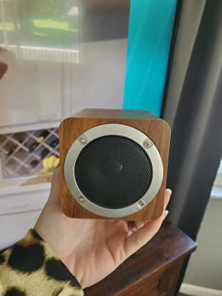 SEVIZ MINI10W 레트로 블루투스 스피커 — 5점을 준 리뷰어가 2020년 9월 올린 사용 사진