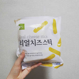 가치식탁 리얼치즈스틱, 리얼크림치즈볼 — 5점을 준 리뷰어가 2020년 4월 올린 사용 사진