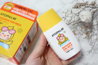 아토팜 야외놀이 선밀크 SPF50+ PA+++ — 5점을 준 리뷰어가 2020년 5월 올린 사용 사진
