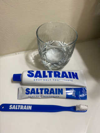 솔트레인 SALTRAIN 그레이 솔트 덴탈 케어 세트 — 5점을 준 리뷰어가 2020년 11월 올린 사용 사진