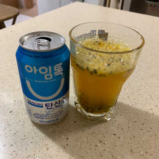 일화 아임톡 탄산수 355mlX24캔 + 보냉팩 증정이벤트 — 5점을 준 리뷰어가 2020년 5월 올린 사용 사진