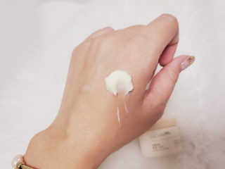 어글리프루프 크림 바이어글리 하이드레이션 샤워 50ml — 5점을 준 리뷰어가 2020년 10월 올린 사용 사진
