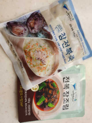 바다는다웰빙이다 완도사랑 전복죽 250g - 2팩 + 전복장조림 2팩 — 5점을 준 리뷰어가 2020년 8월 올린 사용 사진