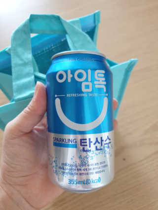 일화 아임톡 탄산수 355mlX24캔 + 보냉팩 증정이벤트 — 5점을 준 리뷰어가 2020년 4월 올린 사용 사진