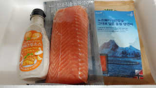동원산업 항공직송 동원생연어_400g — 5점을 준 리뷰어가 2020년 5월 올린 사용 사진