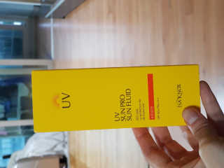 네이처컬렉션 이자녹스 UV 선 프로 365 익스트림 선 플루이드 100ml — 5점을 준 리뷰어가 2020년 5월 올린 사용 사진
