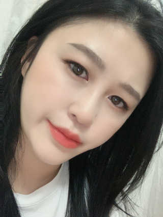 셀프코딩 코드 크러쉬 매트 리퀴드 립스틱+스티커 세트 — 5점을 준 리뷰어가 2020년 9월 올린 사용 사진