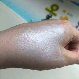 아토팜 야외놀이 선밀크 SPF50+ PA+++ — 4.5점을 준 리뷰어가 2020년 5월 올린 사용 사진