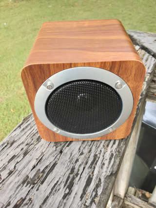 SEVIZ MINI10W 레트로 블루투스 스피커 — 5점을 준 리뷰어가 2020년 9월 올린 사용 사진