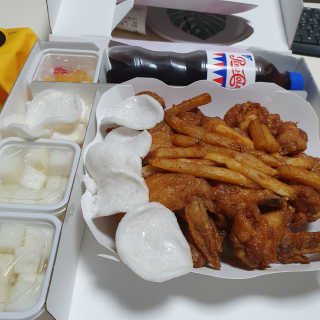 네네치킨 소이크런치윙봉 — 5점을 준 리뷰어가 2020년 4월 올린 사용 사진