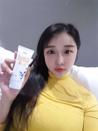 [트리티스] UV 디펜스 선크림 PA+++ / SPF50+  60ml — 5점을 준 리뷰어가 2020년 9월 올린 사용 사진