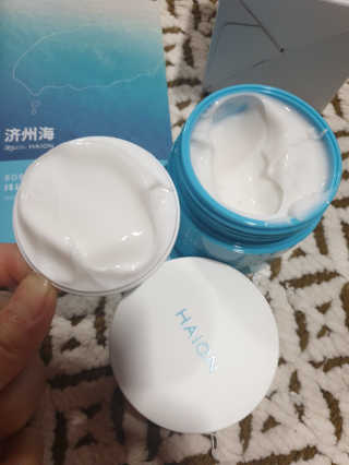 바르는콜라겐 하이온 제주바다보배 슬리핑마스크 100mL — 5점을 준 리뷰어가 2020년 6월 올린 사용 사진