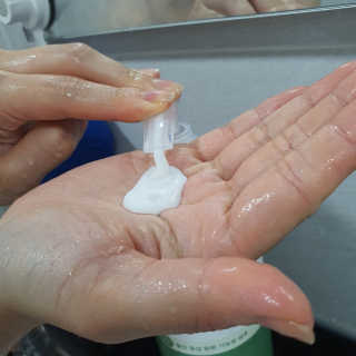 스와니코코 맑은편백 두피 영양 샴푸 — 5점을 준 리뷰어가 2020년 9월 올린 사용 사진