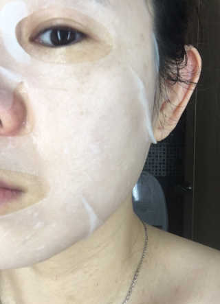 로벡틴 닥터 마스크 아쿠아 — 4.5점을 준 리뷰어가 2020년 4월 올린 사용 사진