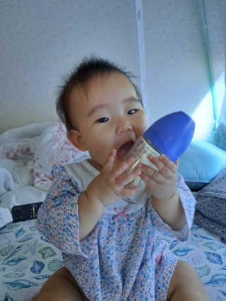 유비맘 PPSU 젖병 노꼭지_200ml_컬러 랜덤 발송 — 5점을 준 리뷰어가 2020년 9월 올린 사용 사진