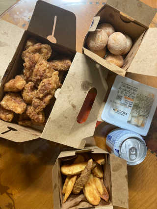 [교촌치킨 영등포역점] 치킨 메뉴 중 택1 — 5점을 준 리뷰어가 2020년 12월 올린 사용 사진