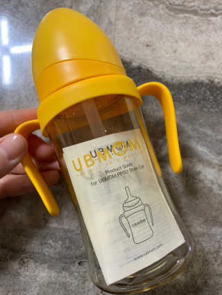 유비맘 샘방지 PPSU 빨대컵_컬러 랜덤 발송 — 4점을 준 리뷰어가 2020년 4월 올린 사용 사진