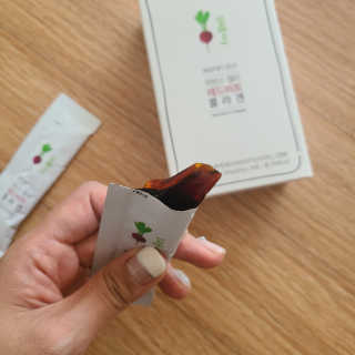 유유네이처 머빈스 젤리 레드비트 콜라겐 — 4점을 준 리뷰어가 2020년 4월 올린 사용 사진
