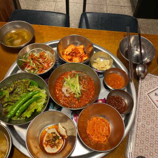[동네맛집족발] 4개 족발 중 택1 — 4.5점을 준 리뷰어가 2020년 5월 올린 사용 사진