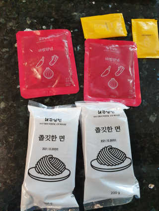 [해주냉면] 신천맛집 매운 비빔냉면 2인분 + 무절임 — 5점을 준 리뷰어가 2020년 5월 올린 사용 사진
