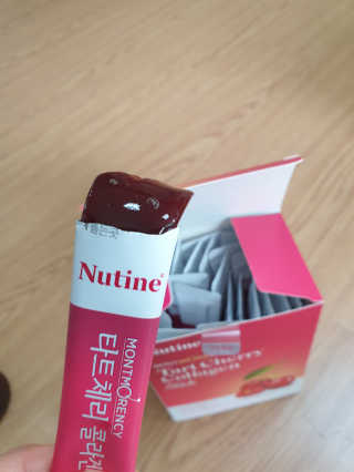 뉴틴 타트체리 콜라겐 스틱 20g X 30포 — 5점을 준 리뷰어가 2020년 7월 올린 사용 사진