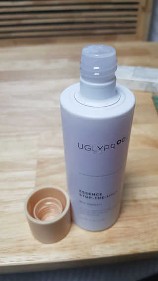 어글리프루프 에센스 스탑디어글리 레드모먼트 에센스 120ml — 5점을 준 리뷰어가 2020년 11월 올린 사용 사진
