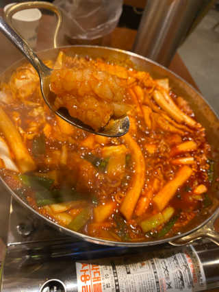 [살롱드곱떡 강남점] 떡볶이 2중 택1+버터갈릭감자튀김 — 2.5점을 준 리뷰어가 2020년 6월 올린 사용 사진