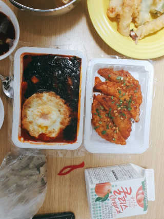 죠스떡볶이 [죠스푸드] 짜빠떡볶이+떡또그+범벅만두 신메뉴 3종 — 5점을 준 리뷰어가 2020년 4월 올린 사용 사진