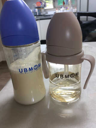 유비맘 샘방지 PPSU 빨대컵_컬러 랜덤 발송 — 5점을 준 리뷰어가 2020년 8월 올린 사용 사진