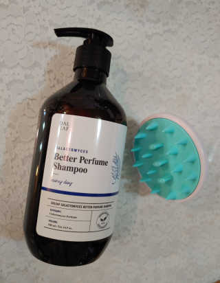 달리프 베러 퍼퓸 샴푸 1000ml 레이니데이 or 일랑로즈 — 5점을 준 리뷰어가 2020년 4월 올린 사용 사진