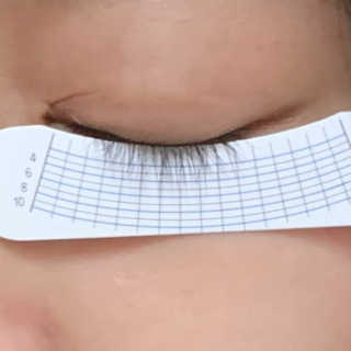 닥터존스킨 눈썹자라 — 4.5점을 준 리뷰어가 2020년 11월 올린 사용 사진