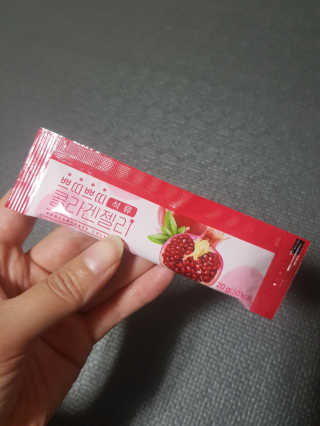 헬스업_쁘띠쁘띠석류콜라겐젤리_20g x 14포 — 5점을 준 리뷰어가 2020년 11월 올린 사용 사진
