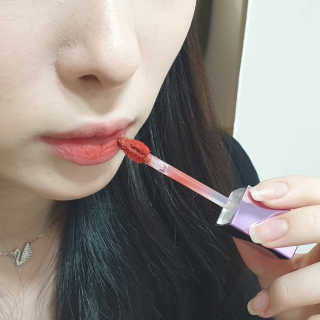 [블랙루즈] 에어 핏 벨벳 틴트 시즌2 中 택1+랜덤1 — 5점을 준 리뷰어가 2020년 9월 올린 사용 사진