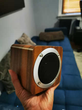 SEVIZ MINI10W 레트로 블루투스 스피커 — 5점을 준 리뷰어가 2020년 8월 올린 사용 사진