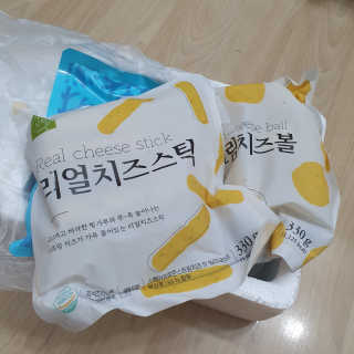 가치식탁 리얼치즈스틱, 리얼크림치즈볼 — 5점을 준 리뷰어가 2020년 8월 올린 사용 사진