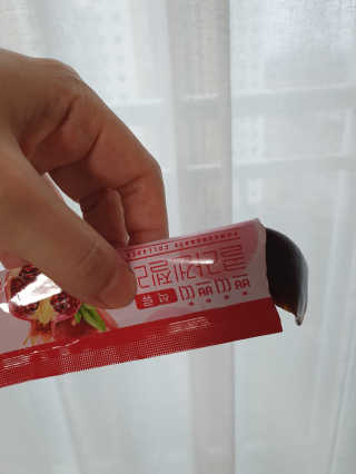 헬스업_쁘띠쁘띠석류콜라겐젤리_20g x 14포 — 5점을 준 리뷰어가 2020년 11월 올린 사용 사진