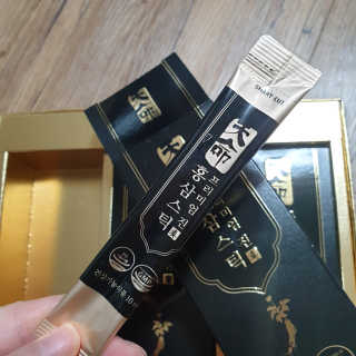 헬스업_천명진프리미엄홍삼스틱_10ml x 30포 — 5점을 준 리뷰어가 2020년 8월 올린 사용 사진