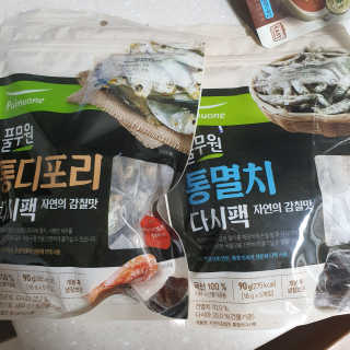 [풀무원] 자연의 감칠맛 통디포리, 통멸치 다시팩 세트 — 5점을 준 리뷰어가 2020년 5월 올린 사용 사진