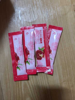 헬스업_쁘띠쁘띠석류콜라겐젤리_20g x 14포 — 4점을 준 리뷰어가 2020년 10월 올린 사용 사진